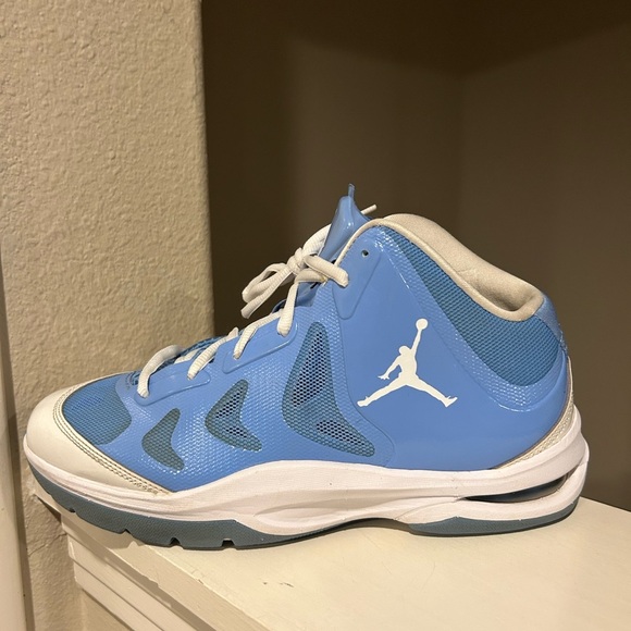 Nike Jordan Play In This 2 Men’s Sz 9 Basketball Shoes 510581-400 Carolina Blue - Picture 4 of 9